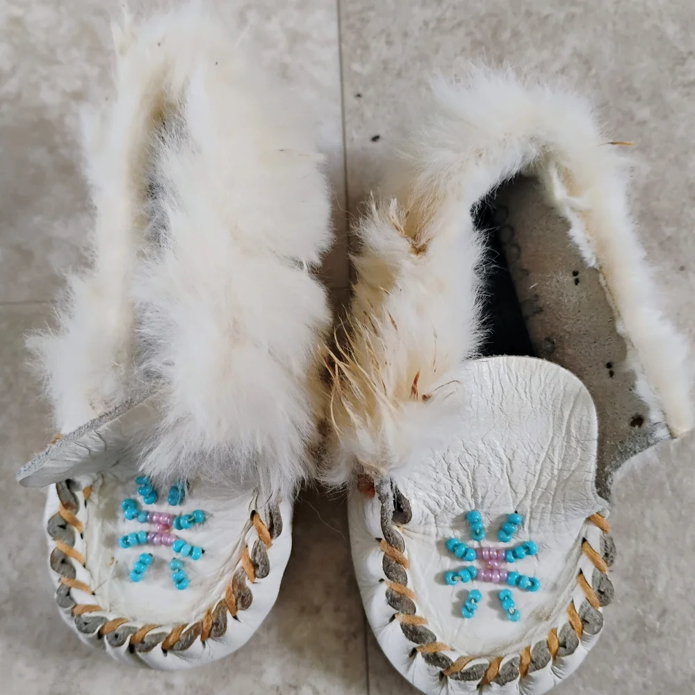 Vintage Leather Beaded Baby Moccasins rabbit fur trim 1940’s Oregon as-is